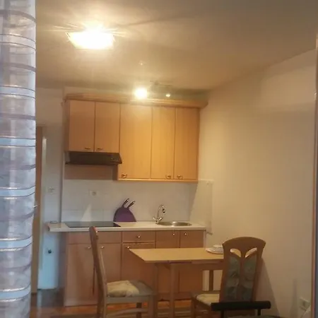 Apartman Lucija *
